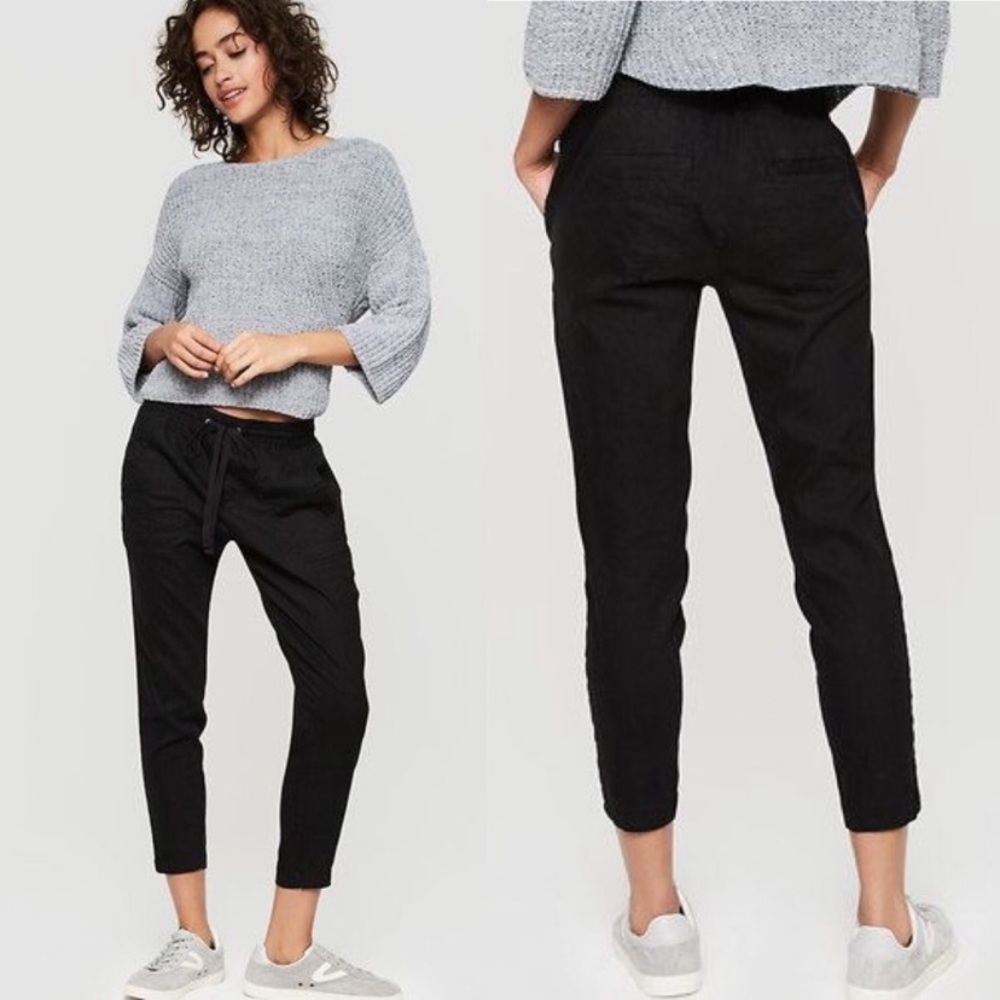 Black cropped Lou & Grey pants